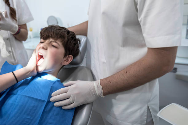 Best Emergency Tooth Extraction in Charleston, IL
